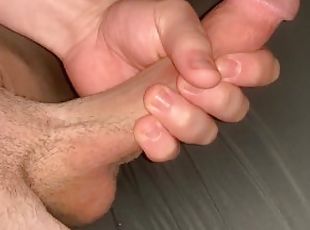 ITS NICE HAVING A HUGE 8 INCH MONSTER COCK (MORNING IN BED POV JERK OFF) MUSCLE STUD POV