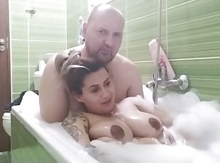 Big Tits Pregnant Girl Take Bath With Her Man He Play With Pussy P1