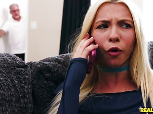 Reagan Foxx wants to plow Kenzie Reeves' cunt with her strap-on