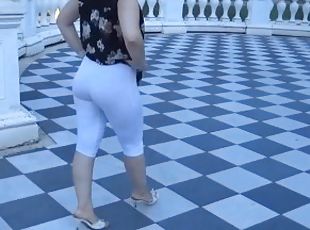 Ass in Leggigs in public 2