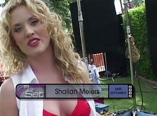 Steaming hot blondie Shallan Meiers goes so wild