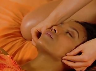 EROS EXOTICA - Massage techniques that you can try at home with exp...