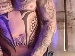 watch Hot Tattooed Guy moan while jerking off