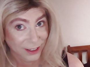 grosse, masturbation, transsexuelle, amateur, énorme-bite, milf, belle-femme-ronde, joufflue, bas, chienne