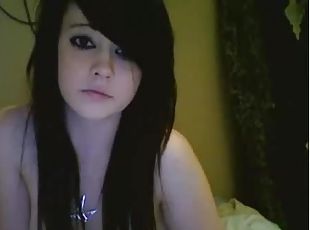 Gorgeous Emo Teen Beauty Masturbates Her Shaved Snatch in Webcam Vid