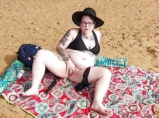 gros-nichons, grosse, poilue, masturbation, orgasme, public, giclée, amateur, milf, maman