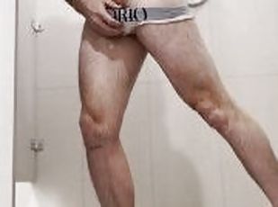 imbaiere, paroasa, public, pula-imensa, gay, roscata, dezbracandu-se, excitat, dus, solo