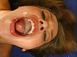 fellation, ejaculation-sur-le-corps, hirondelle, sur-le-visage, ejaculation, bukkake, brunette