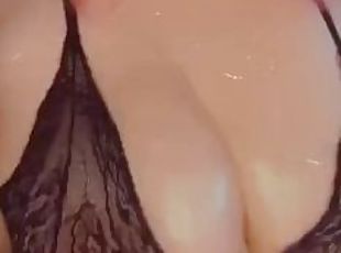 Beautiful babe oiled tit play