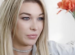 Gorgeous blonde shemale Aubrey Kate gets a blowjob
