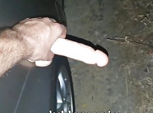 Surpresa puta! Colei um dildo no meu carro. ele adorou e meteu tudo...