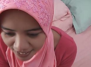 Asian amateur in head scarf sucks then fucks