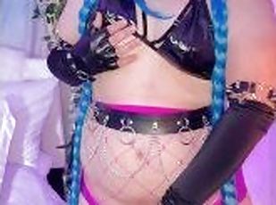 Trans Cosplayer Jinx showing her extra package