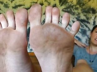 Die Fuß-Herrin - dirty feet - german foot fetish