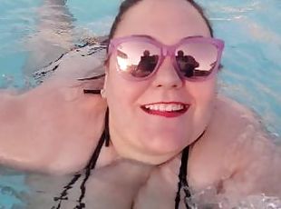 cul, gros-nichons, amateur, babes, belle-femme-ronde, joufflue, naturel, piscine, italien, seins