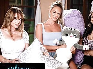 GIRLSWAY - Big Naturals Gabbie Carter's Steamy Pillow Fight With Roommates Emma Hix & Eliza Ibarra