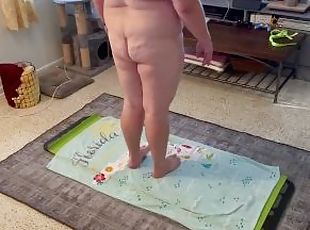 Fat Bear Does Naked Yoga - Full vid and huge cumshot bearnakedbryce...