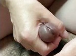Handjob of a mature woman's wife. After ejaculation, the sperm was ...