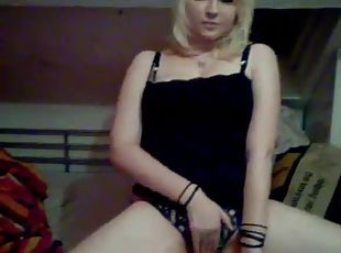 Webcam naughty chubby blonde masturbating her pussy