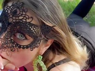 Incontro una bionda troia a una festa in maschera e la scopo fino a...