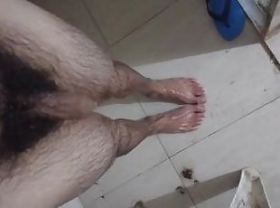Hot leg Hot feets, showing my feets and toes on the fucking shower ...
