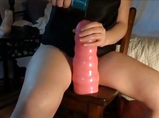 Slut breaking into the pink pussy with extreme dildo
