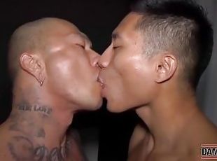 asiatisk, pikslikkeri, kæmpestor-pik, bøsse, deepthroat, fetish, muskuløs, tatovering, pik