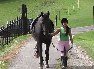 Luscious brunette gets her pussy screwed hardcore in the stable