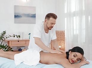 Hardcore fucking on the massage table with anal Daphne Klyde