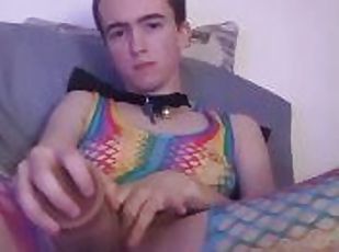 FtM sucks realistic dildo and stretches out his hole (full video on...