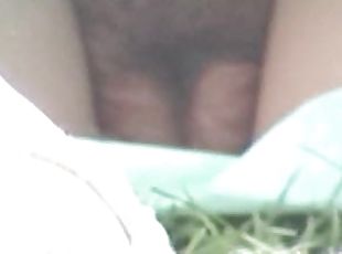 al-aire-libre, público, coño-pussy, amateur, babes, cámara, voyeur, bajo-la-falda, parque