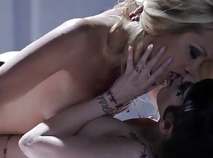 pecorina, orgasmi, rapporti-anali, hardcore, pornostar, trio, arrapate, cavallerizze, tatuaggi