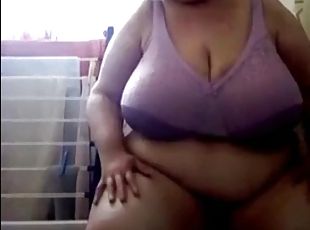 veľké-prsia, tučné, masturbácia, amatérske, milfka, bbw, zadok-butt, sólo, bruneta