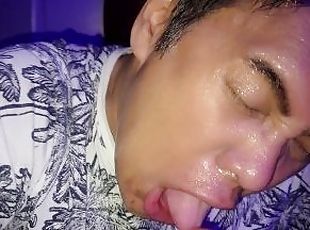 blowjob-seks-dengan-mengisap-penis, penis-besar, homo, deepthroat-penis-masuk-ke-tenggorokan, berhubungan-dengan-wajah, teransang, berotot, penis, pengisapan