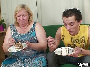 стара, бабуся-granny, краля, молода-18, статевий-акт, старші, старі-та-молоді, кулька-в-роті