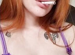 amatör, kızıl-saçlı, fetiş, tek-kişilik, sigara-içme, dövme