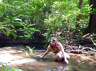 teta-grande, masturbação, na-rua, meias-calças, natural, sozinho, floresta