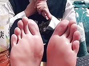 Japanese long feet