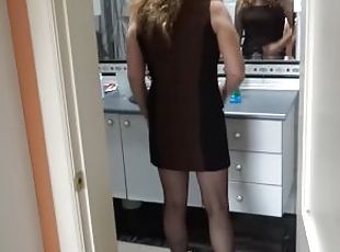 I get dressed to go to work and come back very excited to have sex ...
