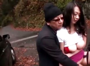Nachi Kurosawa loves threesome sex in the street
