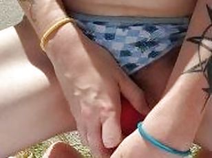 clitoris, masturbare-masturbation, orgasm, pisandu-se, public, tasnit, amatori, jucarie, camera, voyeur