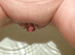 mandi, kencing, vagina-pussy, sempurna, mandi-shower, seorang-diri, dicukur, berambut-cokelat, payudara-kecil