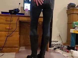 pisser, amateur, fétiche, solo, jeans, bottes