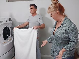Dirty laundry with big cock tranny - Dirty Towels reality sex scene...