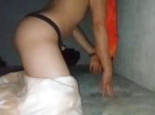 Femboy con ganas de que se lo cojan se viste de mujer y se toca has...