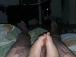 masturbation, amateur, ejaculation-sur-le-corps, ados, latina, pieds, fétiche, branlette-avec-les-pieds, blanc, orteils