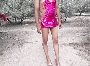 sexy barbie trans se desnuda en publico con lindos tacones y plug a...