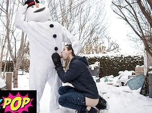 TWINKPOP - Tattooed Guy Bo Sinn Gets Dressed As A Snowman And Fucks...