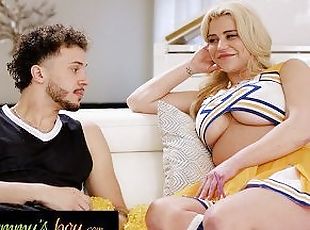 culi, tettone, mamma-e-ragazzo, fichette, mammine-mature, hardcore, mamme, gole-profonde, masturazione-con-dita, cheerleader