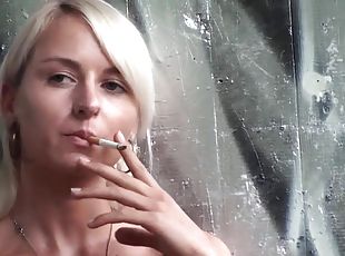 zunaj, najstnice, blond, fetiš, solo, kadilka, femdom